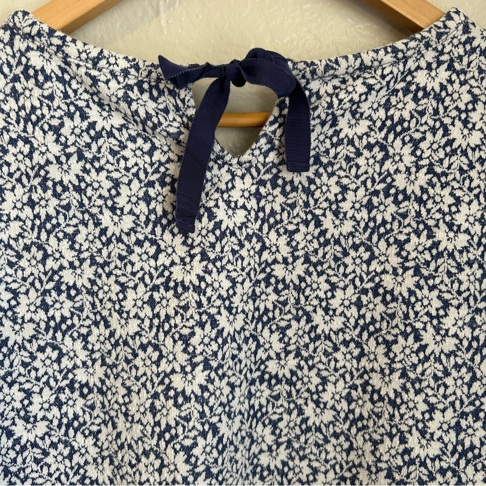 Talbots Textured Knit Blue and White Floral Short Sleeve Top w/Keyhole Back, 2X - Picture 6 of 8